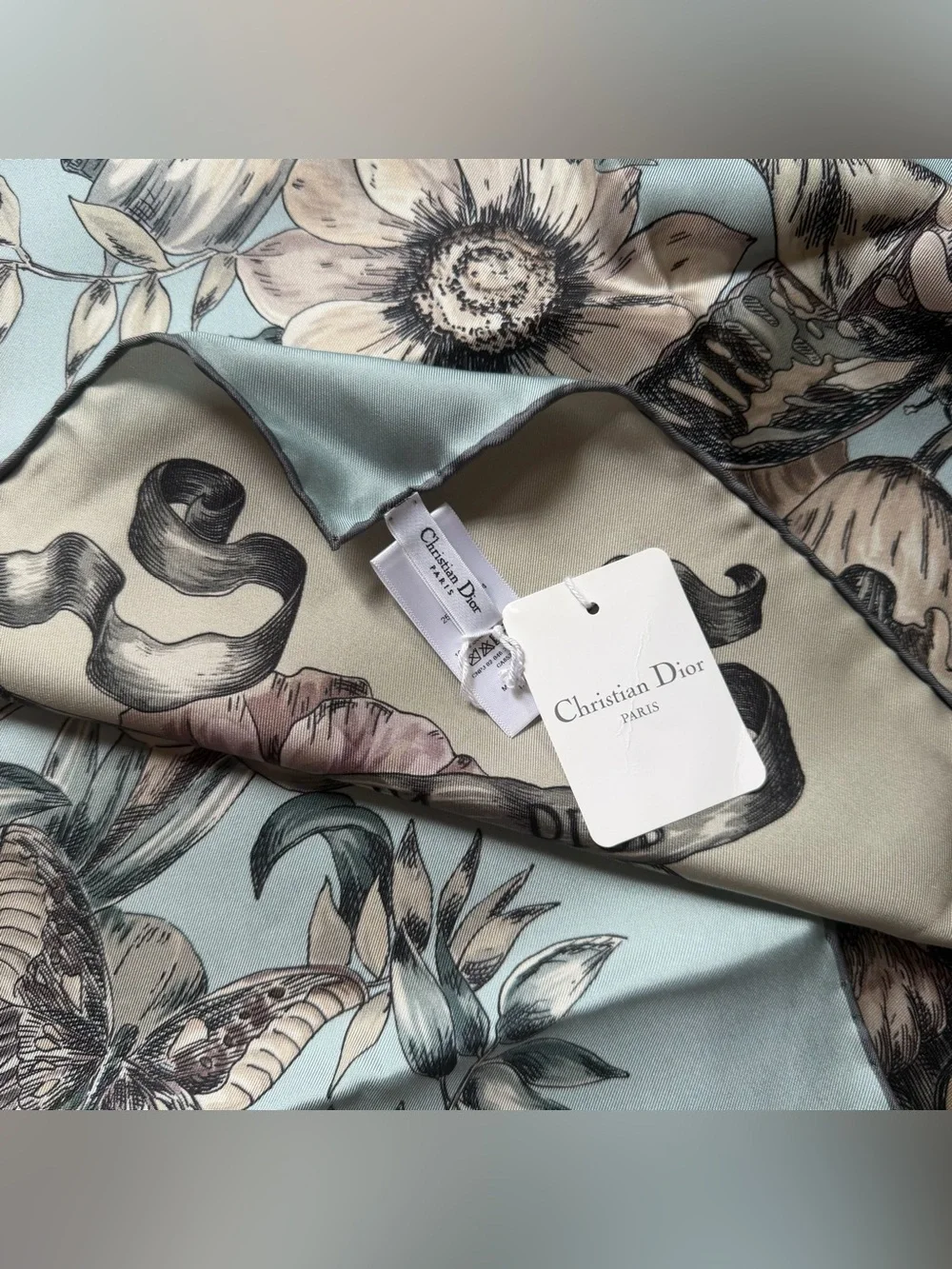 🦋Dior Limited Edition Reversible 100% Silk Scarf – Brand New with Tags🪲